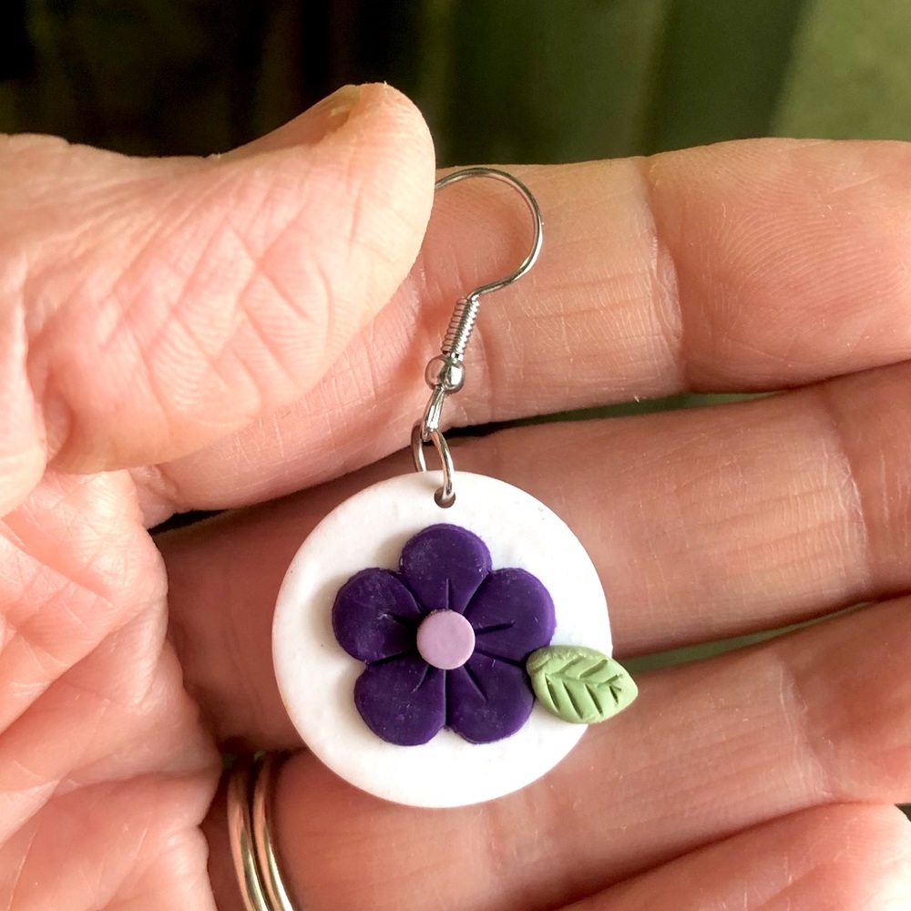Handcrafted flower earrings - Picture 1 of 5